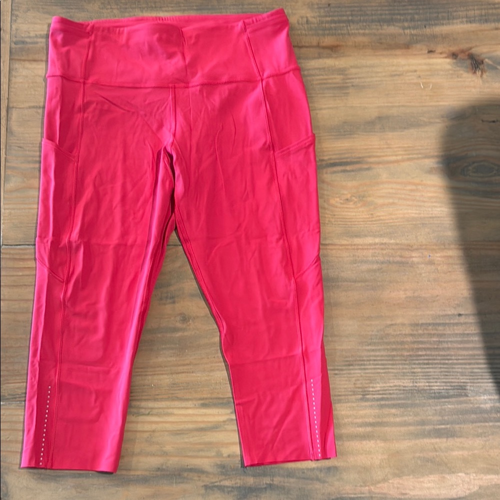 Lululemon Coral/Pink Leggings fast and free crop